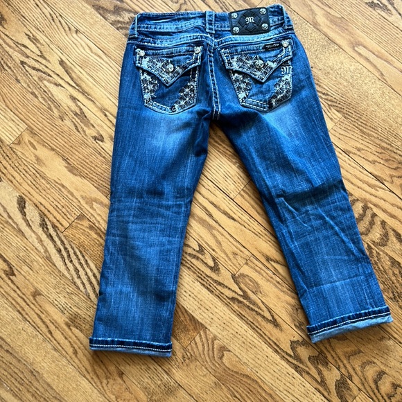 Miss Me Cuffed Capris Jeans - Picture 7 of 7